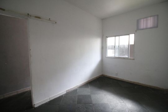 Quarto 1 de casa à venda com 1 quarto, 50m² em Curicica, Rio de Janeiro