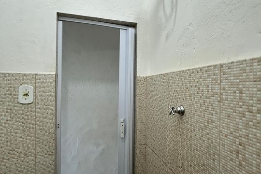 Banheiro de casa para alugar com 1 quarto, 40m² em Pilares, Rio de Janeiro