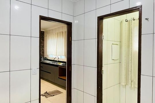Área de Serviço de casa para alugar com 3 quartos, 180m² em Vila Sao Francisco de Assis, Cotia