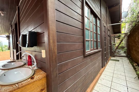 Área de Serviço de casa para alugar com 3 quartos, 100m² em Barra da Lagoa, Florianópolis