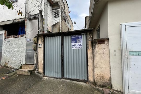 Fachada + placa de casa para alugar com 2 quartos, 130m² em Osvaldo Cruz, Rio de Janeiro