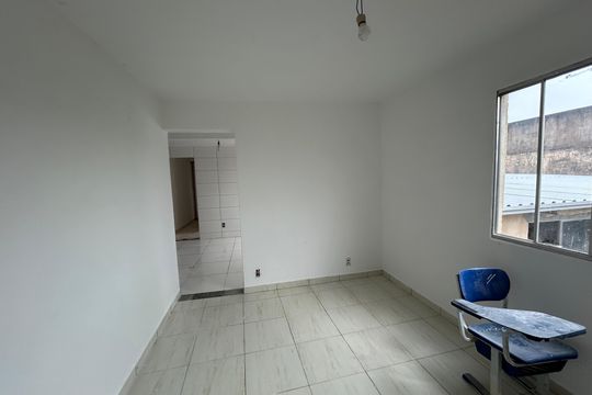 Sala de casa para alugar com 2 quartos, 130m² em Osvaldo Cruz, Rio de Janeiro