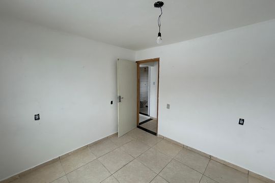 Quarto 1 de casa para alugar com 2 quartos, 130m² em Osvaldo Cruz, Rio de Janeiro