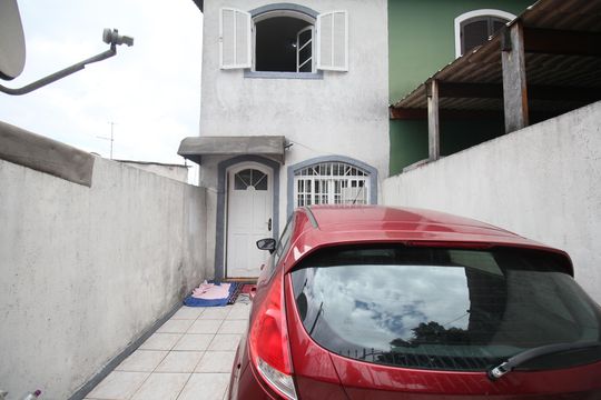 Garagem de casa à venda com 2 quartos, 102m² em Jardim Irapua, Taboão da Serra