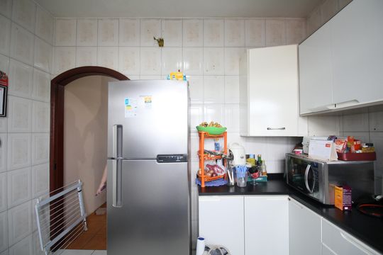 Cozinha de casa à venda com 2 quartos, 102m² em Jardim Irapua, Taboão da Serra