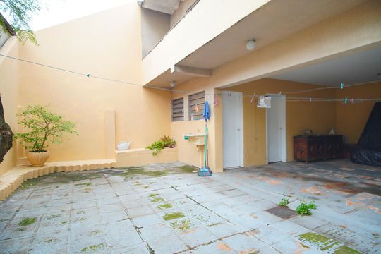 Quintal de casa à venda com 4 quartos, 160m² em Vila Ipiranga, Porto Alegre