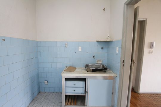 Cozinha de apartamento à venda com 3 quartos, 80m² em Jardim America, Belo Horizonte