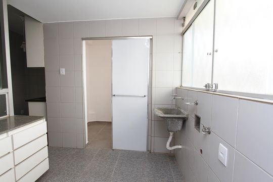 Área de Serviço de apartamento para alugar com 3 quartos, 107m² em Santo Antônio, Belo Horizonte