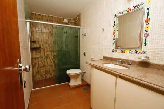 Banheiro Social de apartamento para alugar com 3 quartos, 107m² em Santo Antônio, Belo Horizonte