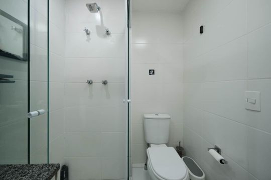 Banheiro de apartamento à venda com 2 quartos, 65m² em Vila Penteado, São Paulo