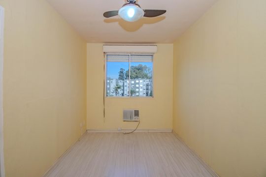 Sala de apartamento à venda com 1 quarto, 42m² em Jardim Sabará, Porto Alegre