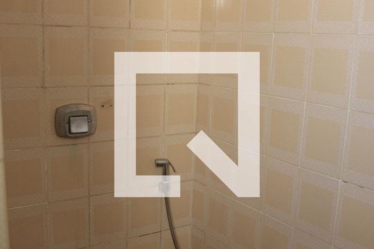 Banheiro de apartamento à venda com 1 quarto, 41m² em Setor Oeste, Goiânia
