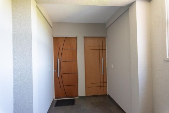 Hall de entrada de apartamento à venda com 2 quartos, 57m² em Parque Residencial Vila União, Campinas