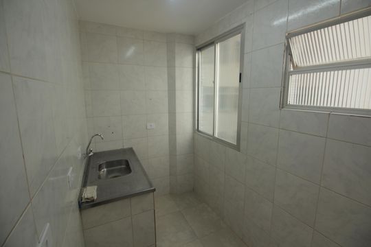 Cozinha e Área de Serviço de apartamento para alugar com 1 quarto, 60m² em José Menino, Santos