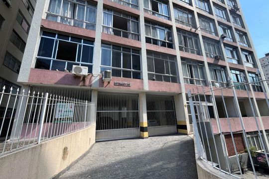 Fachada de apartamento para alugar com 1 quarto, 60m² em José Menino, Santos