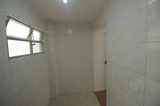 Cozinha e Área de Serviço de apartamento para alugar com 1 quarto, 60m² em José Menino, Santos