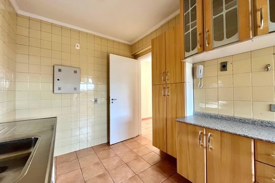 Cozinha de apartamento à venda com 3 quartos, 95m² em Vila Paulista, São Paulo
