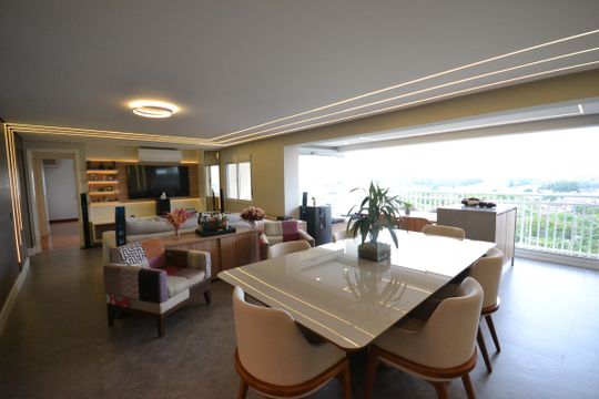 Apartamento à venda com 3 quartos, 134m² em Jardim Olympia, São Paulo