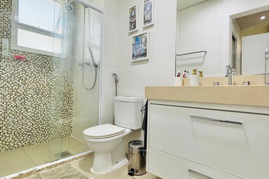 Banheiro da Suíte de apartamento à venda com 3 quartos, 123m² em Tamboré, Santana de Parnaíba