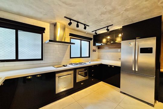 Cozinha de apartamento à venda com 3 quartos, 180m² em Alphaville Industrial, Barueri