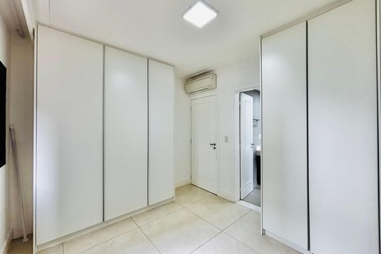 Suíte 1 de apartamento à venda com 3 quartos, 180m² em Alphaville Industrial, Barueri