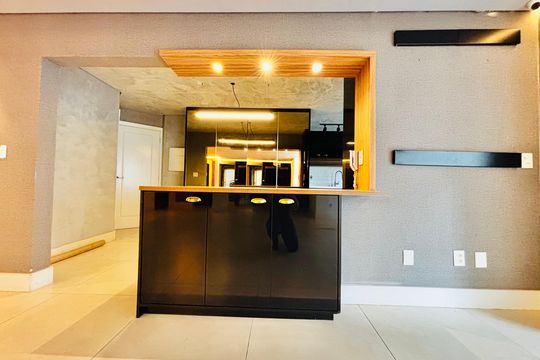 Cozinha de apartamento à venda com 3 quartos, 180m² em Alphaville Industrial, Barueri
