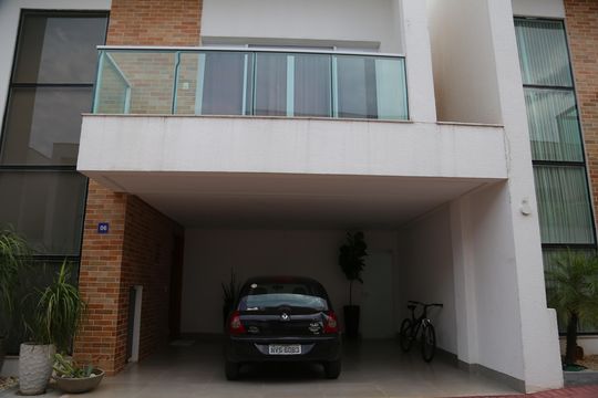 Fachada de casa de condomínio à venda com 3 quartos, 170m² em Capuava, Goiânia