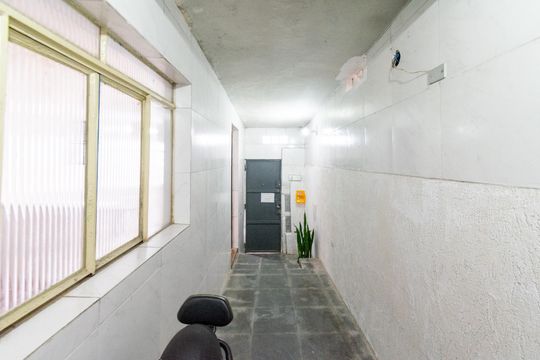Corredor de Entrada de casa para alugar com 1 quarto, 60m² em Vila Santa Catarina, São Paulo