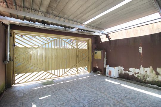 Garagem de casa à venda com 3 quartos, 150m² em Jardim Nossa Senhora do Carmo, São Paulo