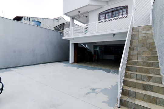 Garagem de casa à venda com 4 quartos, 348m² em Jardim Vila Galvao, Guarulhos