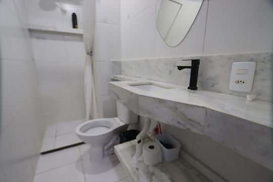 Banheiro de apartamento para alugar com 2 quartos, 34m² em Parque São Lourenço, São Paulo