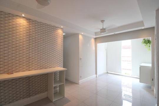 Apartamento para alugar com 2 quartos, 55m² em Taquara, Rio de Janeiro