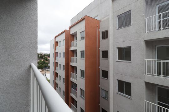 Varanda vista de apartamento para alugar com 2 quartos, 37m² em Vila Gea, São Paulo