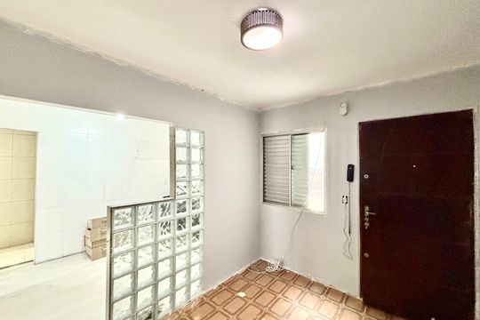 Sala de apartamento para alugar com 2 quartos, 42m² em Conjunto Residencial José Bonifácio, São Paulo