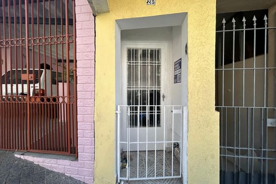 Casa para alugar com 2 quartos, 100m² em Vila Bertioga, São Paulo