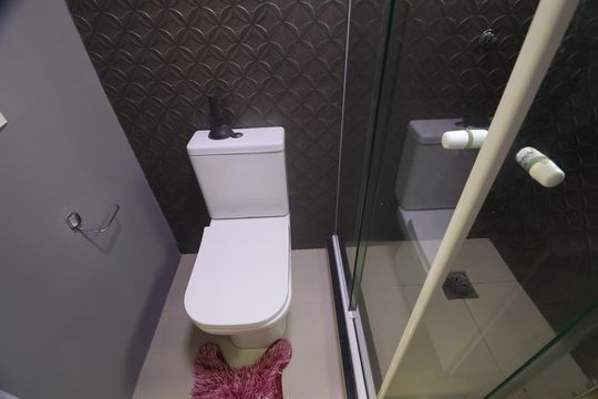 Banheiro de apartamento à venda com 3 quartos, 48m² em Mato Grande, Canoas