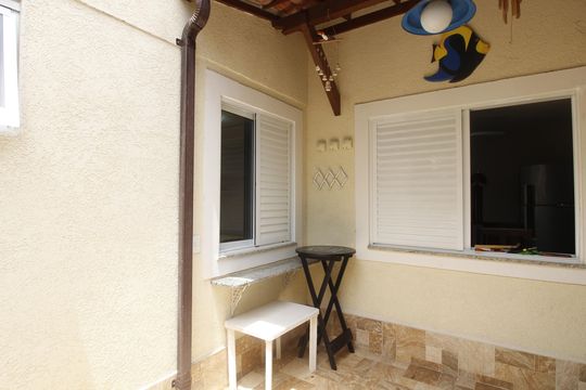 Varanda de casa para alugar com 5 quartos, 117m² em Braga, Cabo Frio