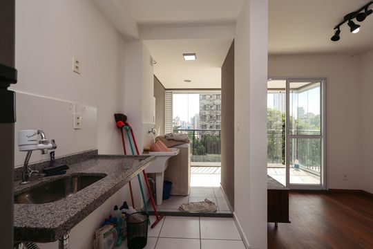 Cozinha de apartamento para alugar com 1 quarto, 47m² em Vila Mariana, São Paulo