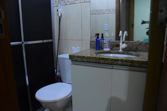 Banheiro de apartamento para alugar com 2 quartos, 42m² em Parque Marechal Rondon, Cachoeirinha