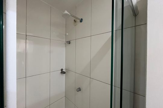 Banheiro 2 de kitnet/studio à venda com 1 quarto, 50m² em Barra da Tijuca, Rio de Janeiro