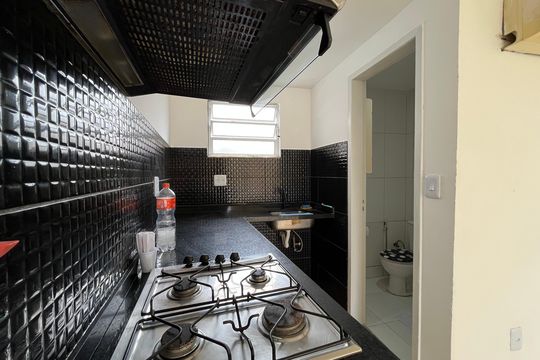 Cozinha de kitnet/studio à venda com 1 quarto, 50m² em Barra da Tijuca, Rio de Janeiro