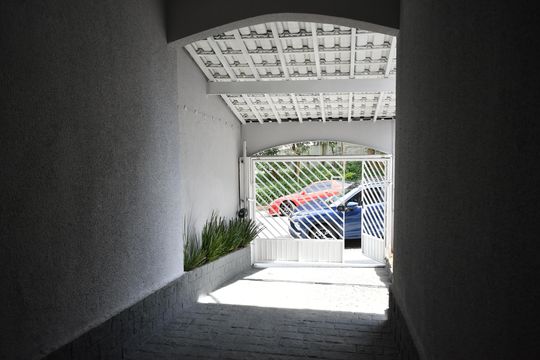 Garagem de casa para alugar com 3 quartos, 147m² em Planalto Paulista, São Paulo