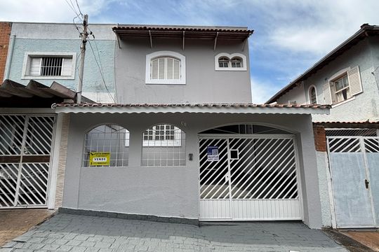 Fachada de casa para alugar com 3 quartos, 147m² em Planalto Paulista, São Paulo