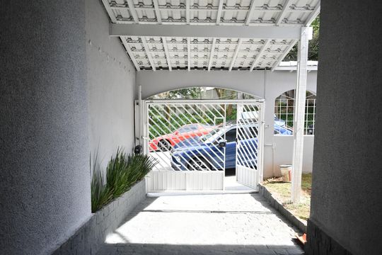 Garagem de casa para alugar com 3 quartos, 147m² em Planalto Paulista, São Paulo