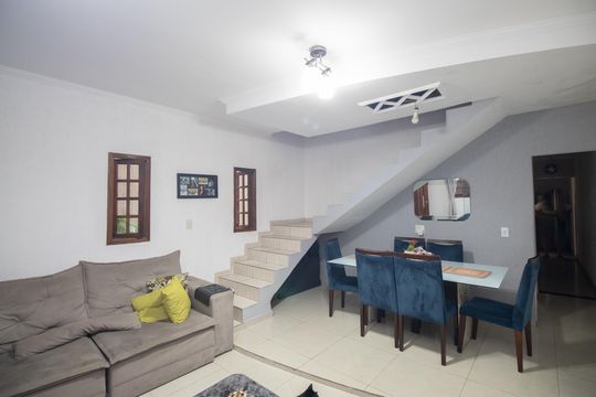 Sala de casa à venda com 3 quartos, 200m² em Furnas, São Paulo