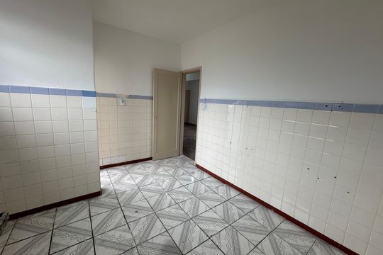 Cozinha de apartamento para alugar com 2 quartos, 44m² em Beira Mar, São Vicente