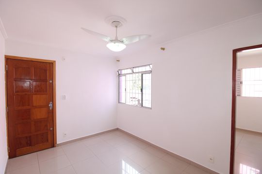 Sala de apartamento para alugar com 2 quartos, 45m² em Jardim Pereira Leite, São Paulo