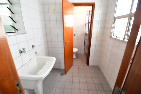 Área de Serviço de apartamento para alugar com 3 quartos, 83m² em Bonfim, Campinas