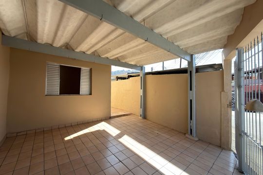 Garagem de casa para alugar com 2 quartos, 125m² em Ferrazópolis, São Bernardo do Campo