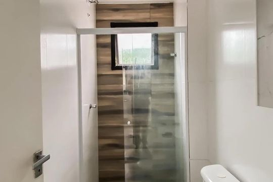 Banheiro de apartamento para alugar com 2 quartos, 48m² em Vila Ré, São Paulo